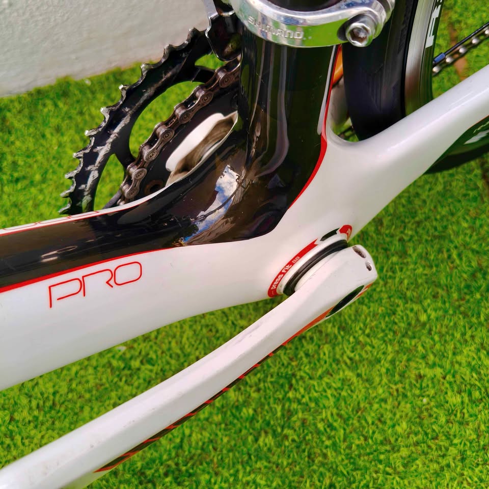 Bicicleta Carretera Cube GTC Pro Carbono - Talla 58 4 Bicicleta Cube GTC Pro de carbono talla 58, Shimano 105 10v, revisada y como nueva, disponible en CashCycle con envíos a Canarias y Península.