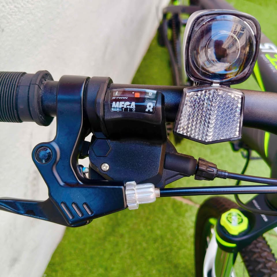 Bicicleta MTB 27.5 Rockrider Sin Uso Talla S/M 10 Bicicleta MTB 27.5 sin uso, talla S/M, aluminio y 24 velocidades, disponible en CashCycle Tenerife con envíos a Canarias y Península.