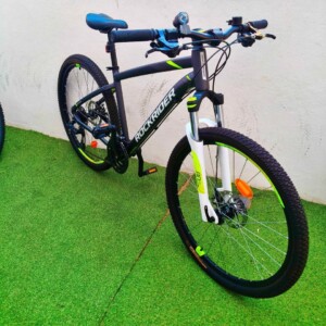 Bicicleta MTB 27.5 sin uso, talla S/M, aluminio y 24 velocidades, disponible en CashCycle Tenerife con envíos a Canarias y Península.