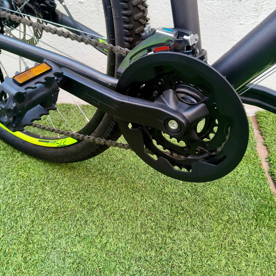 Bicicleta MTB 27.5 Rockrider Sin Uso Talla S/M 8 Bicicleta MTB 27.5 sin uso, talla S/M, aluminio y 24 velocidades, disponible en CashCycle Tenerife con envíos a Canarias y Península.