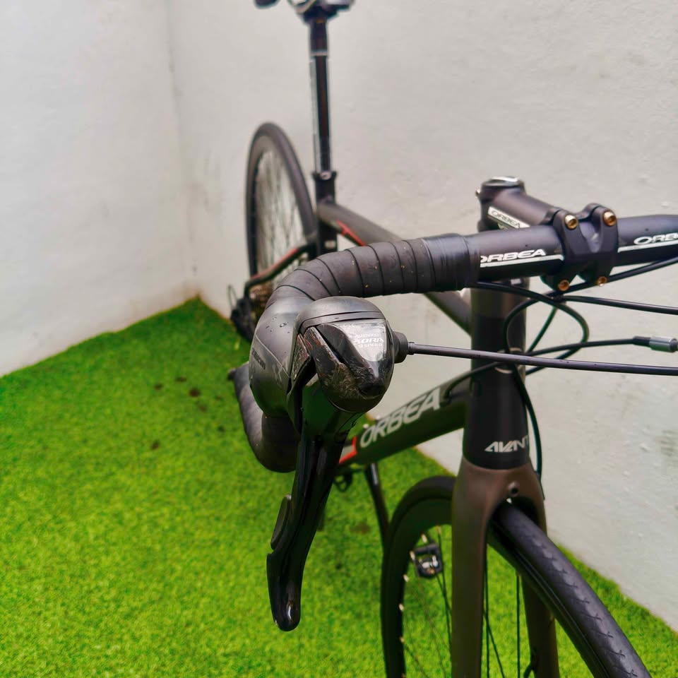 Orbea Avant 2022 – Aluminio y Carbono – T 51– Carretera 8 Orbea Avant 2022 talla 51, bicicleta de carretera aluminio y carbono, Shimano Sora 10v, disponible en CashCycle con envíos a Canarias y Península.