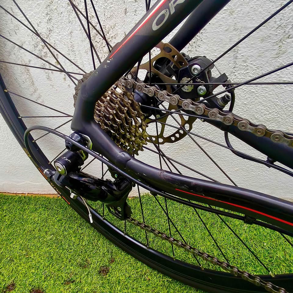 Orbea Avant 2022 – Aluminio y Carbono – T 51– Carretera 6 Orbea Avant 2022 talla 51, bicicleta de carretera aluminio y carbono, Shimano Sora 10v, disponible en CashCycle con envíos a Canarias y Península.