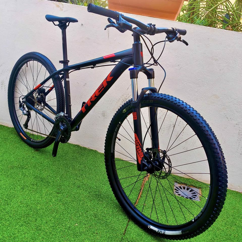 Trek Marlin 7 29” Talla L | CashCycle Canarias-Península 1 Bicicleta de montaña Trek Marlin 7 talla L 29 pulgadas usada como nueva en CashCycle Puerto de la Cruz Tenerife, con envíos a Islas Canarias y Península.